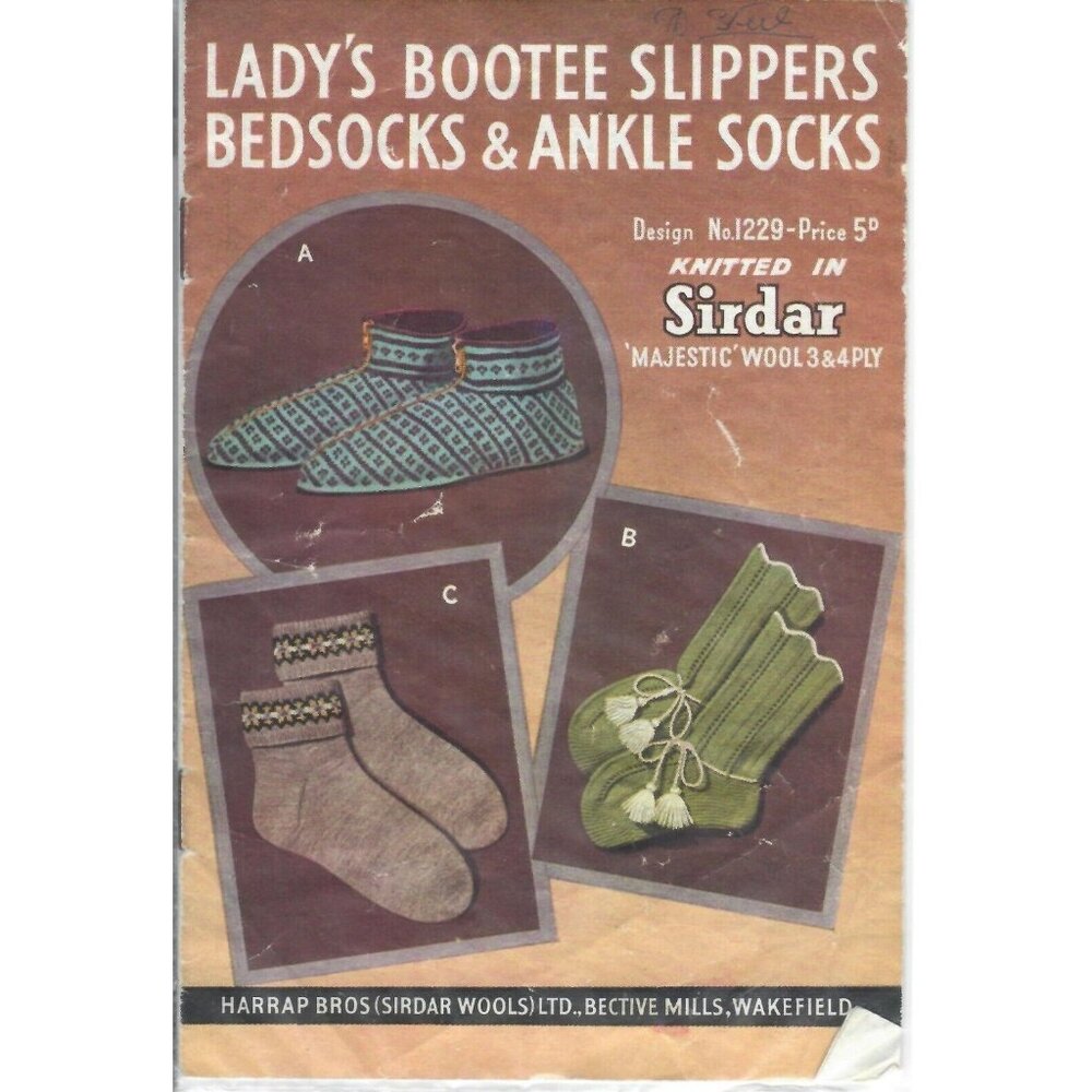 Vintage Knitting Pattern Woman's Bootee Slippers Bed & Ankle Socks Sirdar #1229